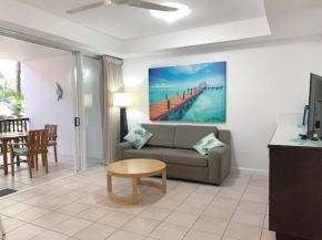 REEF RETREAT APARTMENTS PALM COVE Unit 11